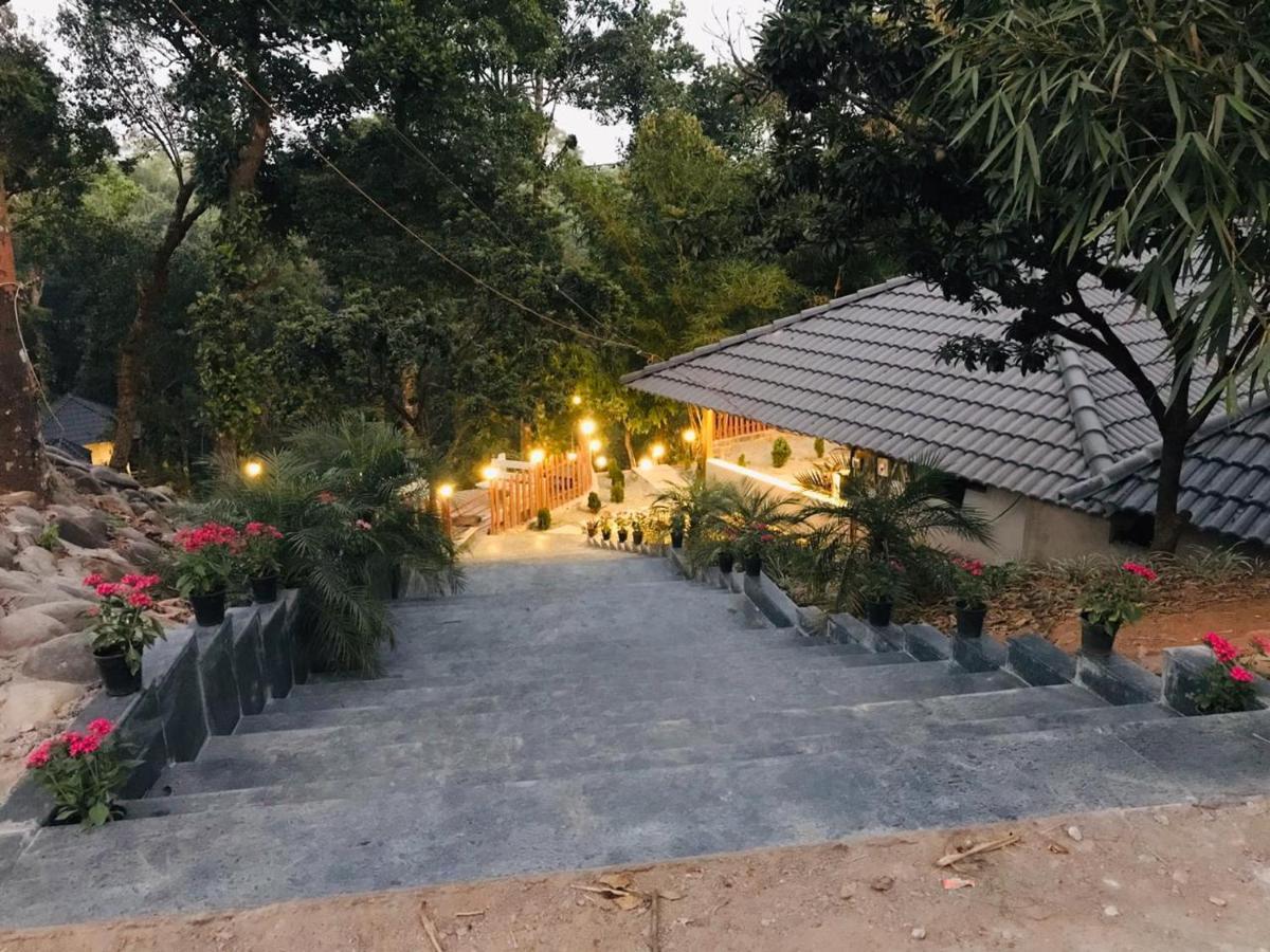 Misty Rain Estate Hotel Madikeri Bagian luar foto