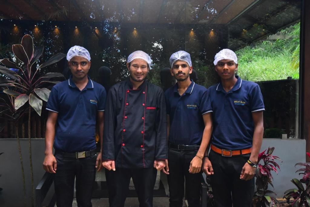 Misty Rain Estate Hotel Madikeri Bagian luar foto
