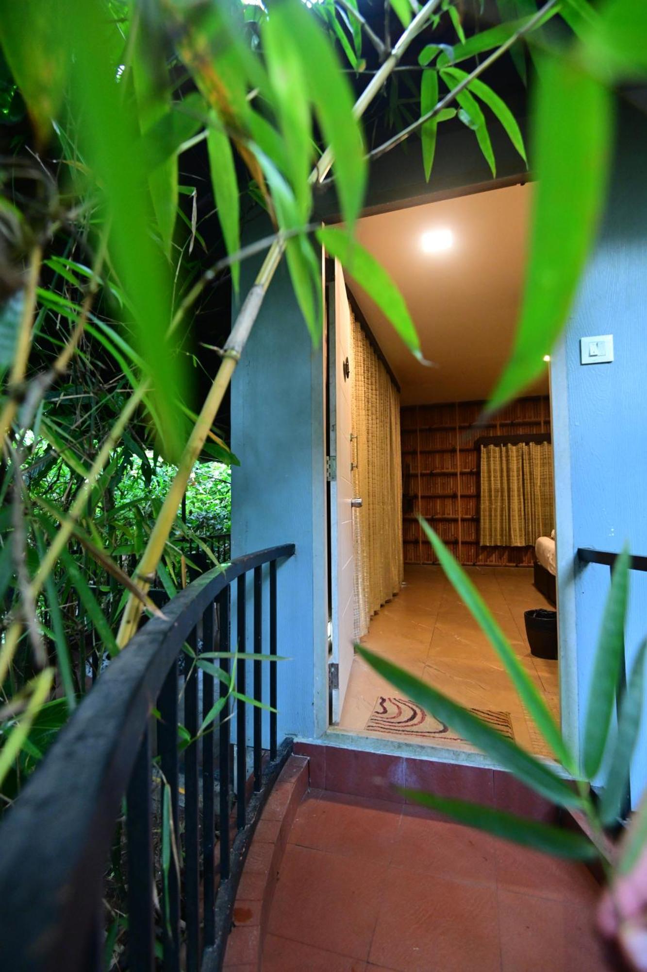 Misty Rain Estate Hotel Madikeri Bagian luar foto