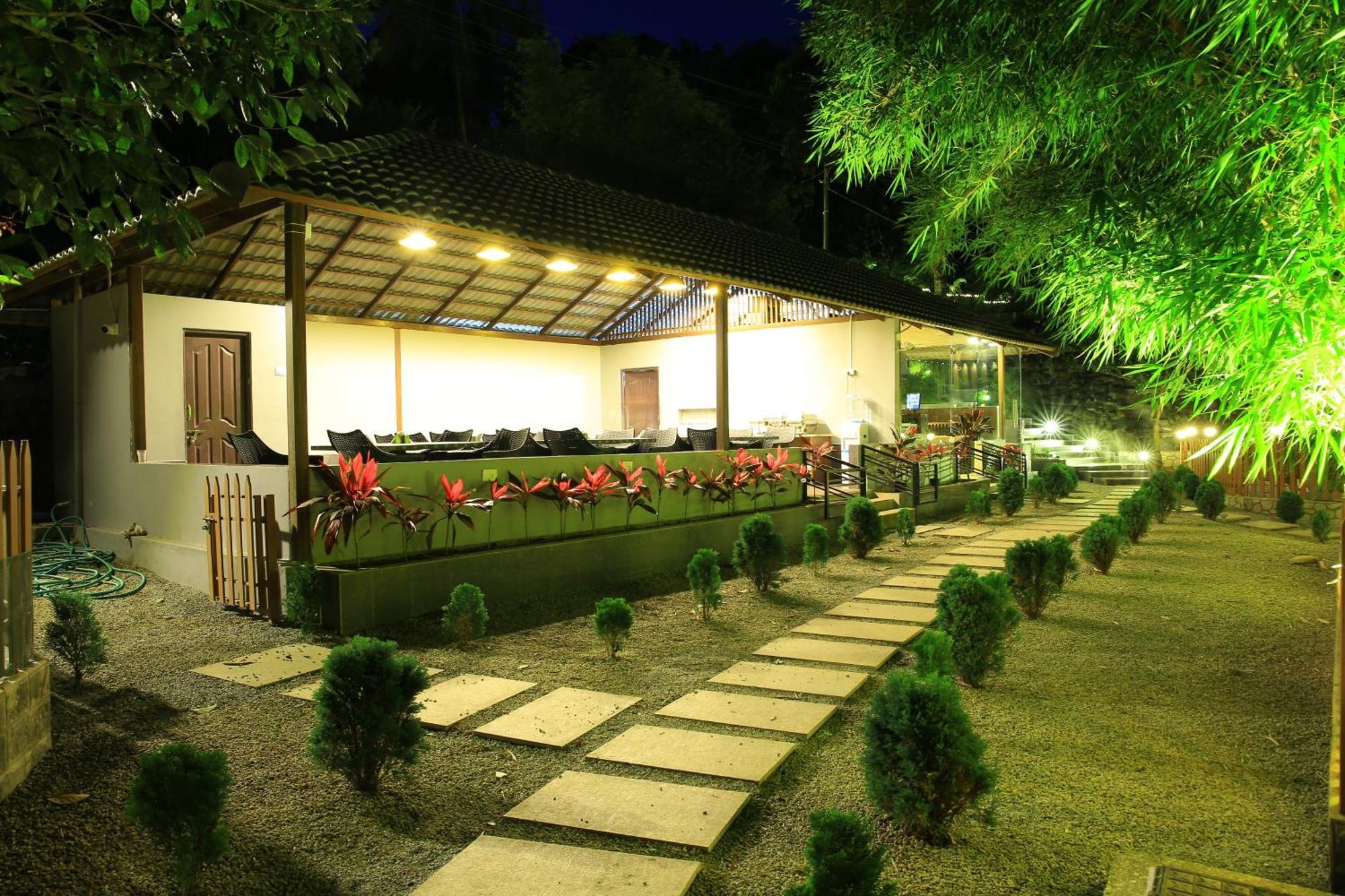 Misty Rain Estate Hotel Madikeri Bagian luar foto